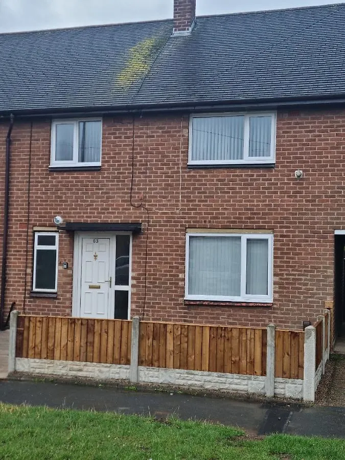 Holiday home 3 Bedroom House-Ellesmere Port